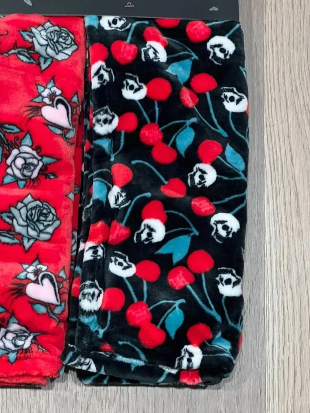 ED HARDY Pet Throw Blanket Set 27x44 Black Red Cherries Skulls Roses Y2K Dog NWT